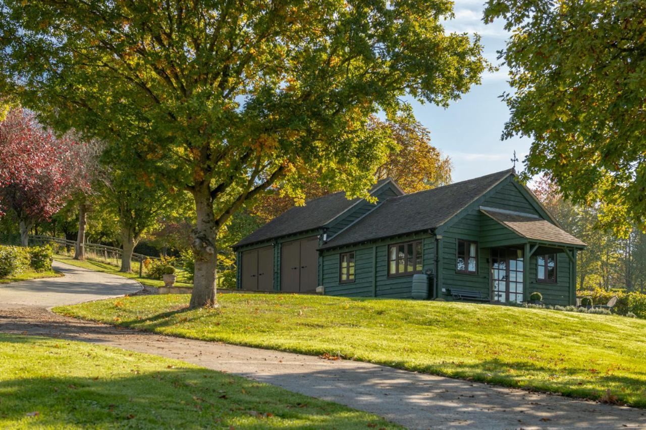 Beautiful Cottage With Stunning Views In Box Box  Bagian luar foto