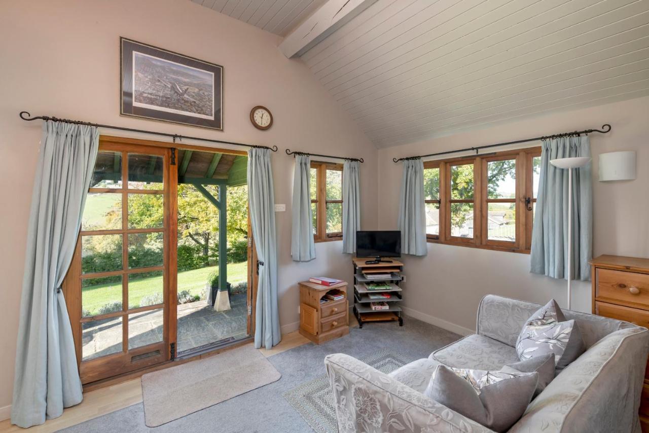 Beautiful Cottage With Stunning Views In Box Box  Bagian luar foto