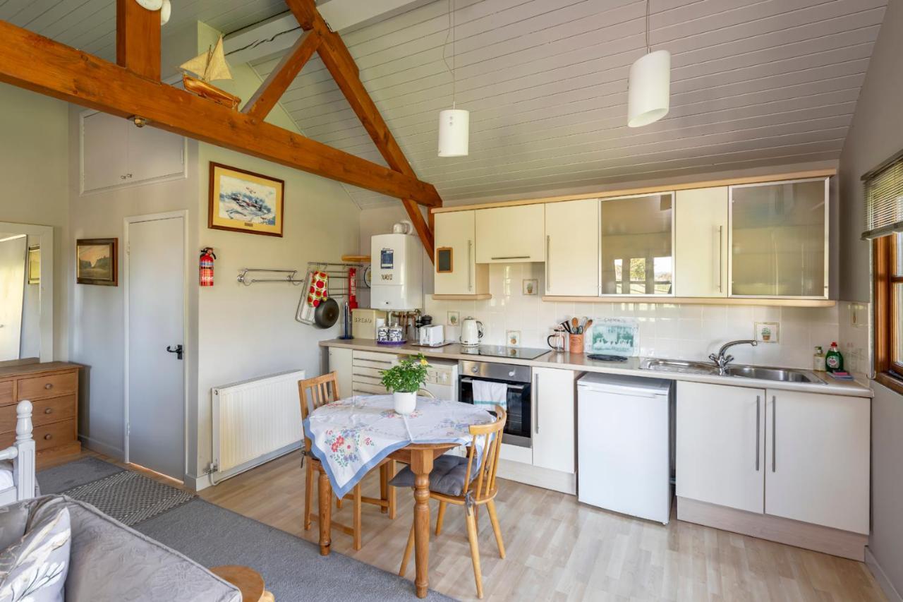 Beautiful Cottage With Stunning Views In Box Box  Bagian luar foto