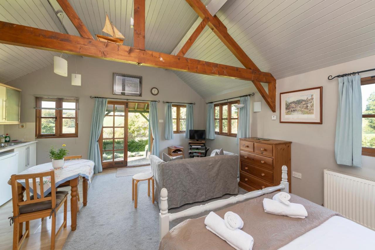 Beautiful Cottage With Stunning Views In Box Box  Bagian luar foto